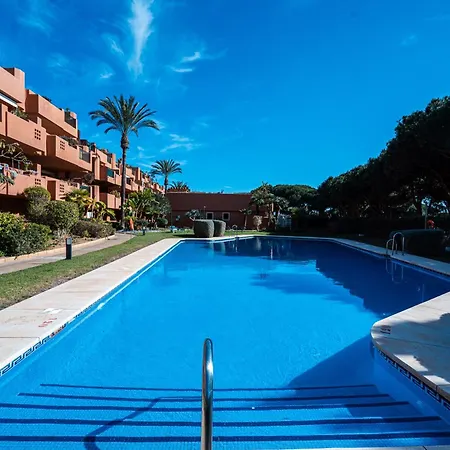 Retreat: Private Pool & Frontline Golf *