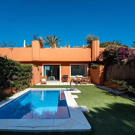 Apartamento Retreat: Private Pool & Frontline Golf