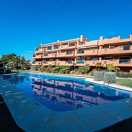 Retreat: Private Pool & Frontline Golf Марбелья