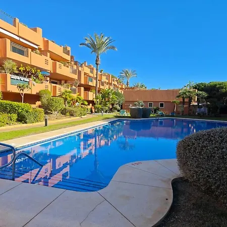 Retreat: Private Pool & Frontline Golf Marbella